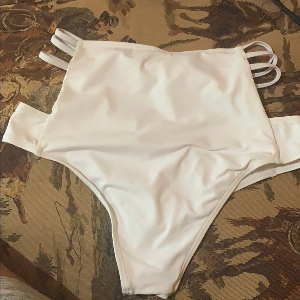 Swimming 👙 - Picture 3 of 8
